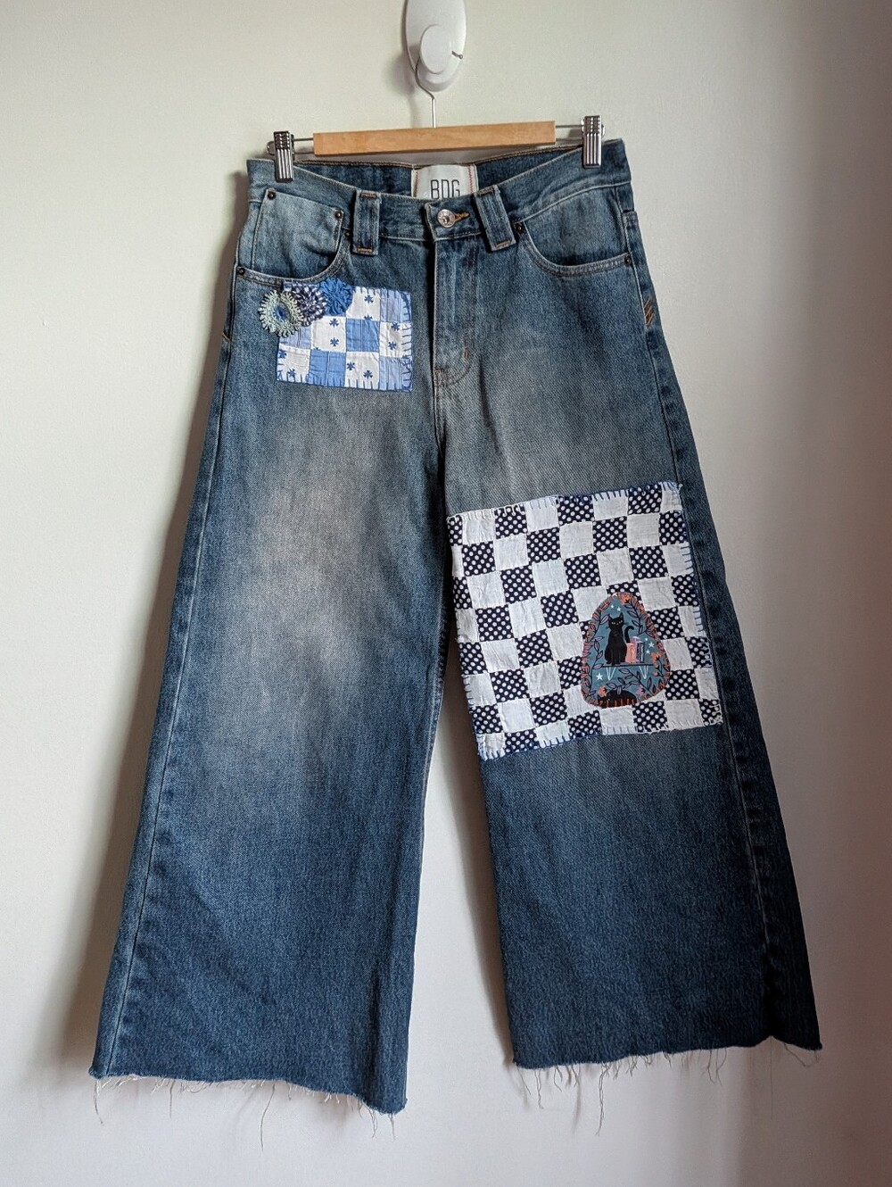 HANDMADE BDG Reworked Quilt Patches Halloweem Whimsical Cat Blue Jeans Size 29